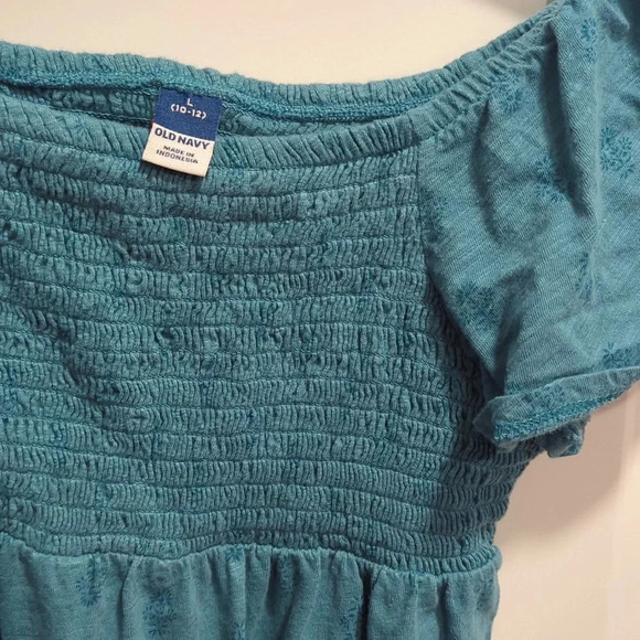 Girls Old Navy Blue Smocked Peasant Top - Picture 2 of 3